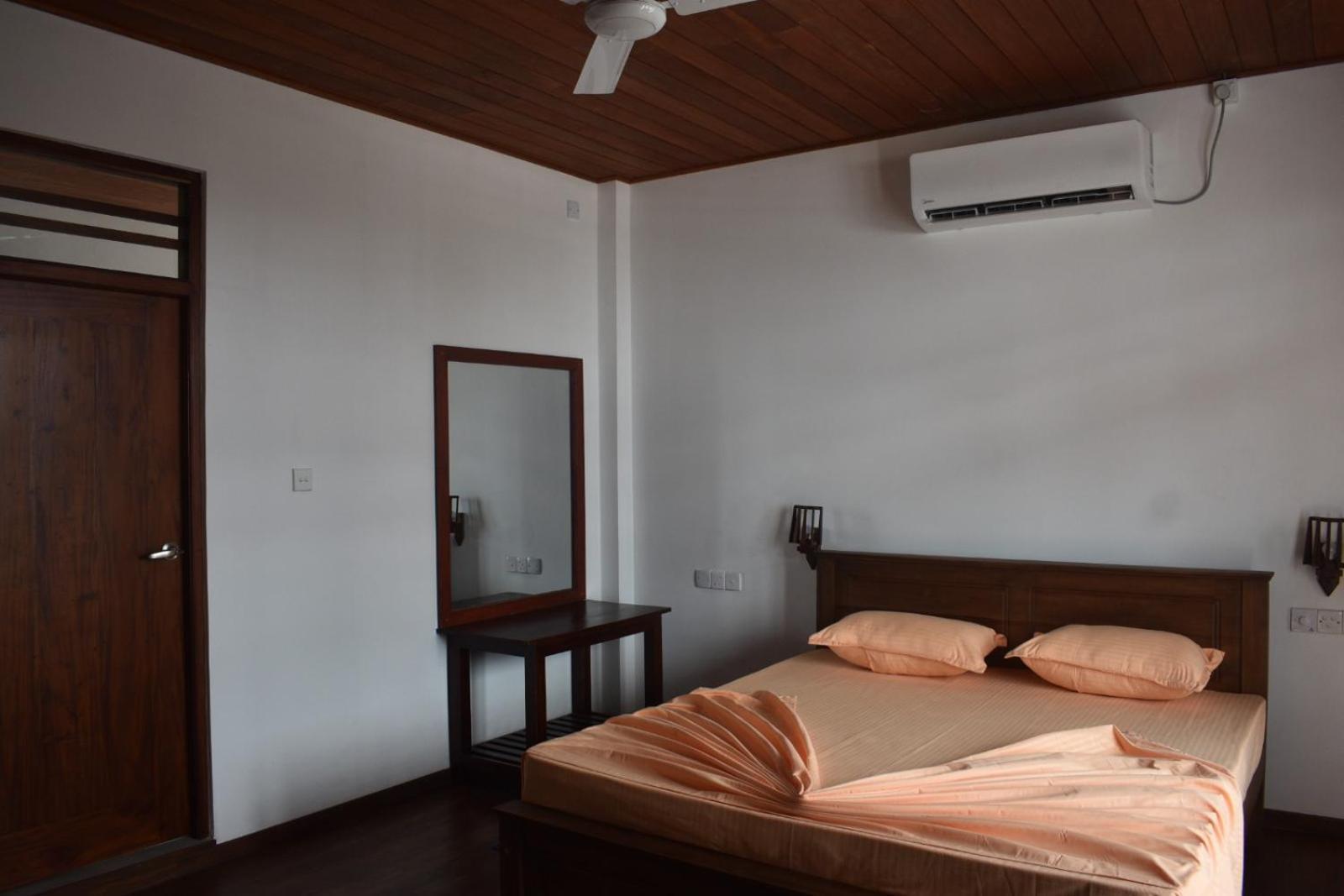 Hotel Ocean View Cottage Хикадува Екстериор снимка