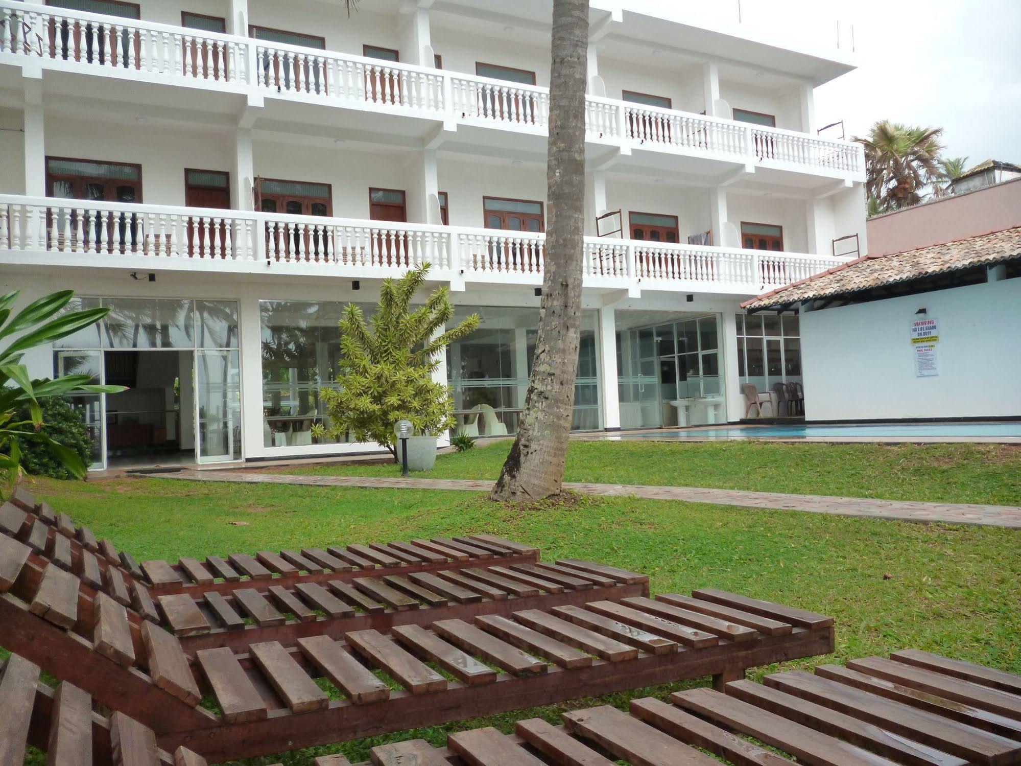 Hotel Ocean View Cottage Хикадува Екстериор снимка