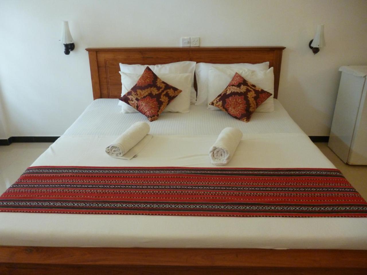 Hotel Ocean View Cottage Хикадува Екстериор снимка