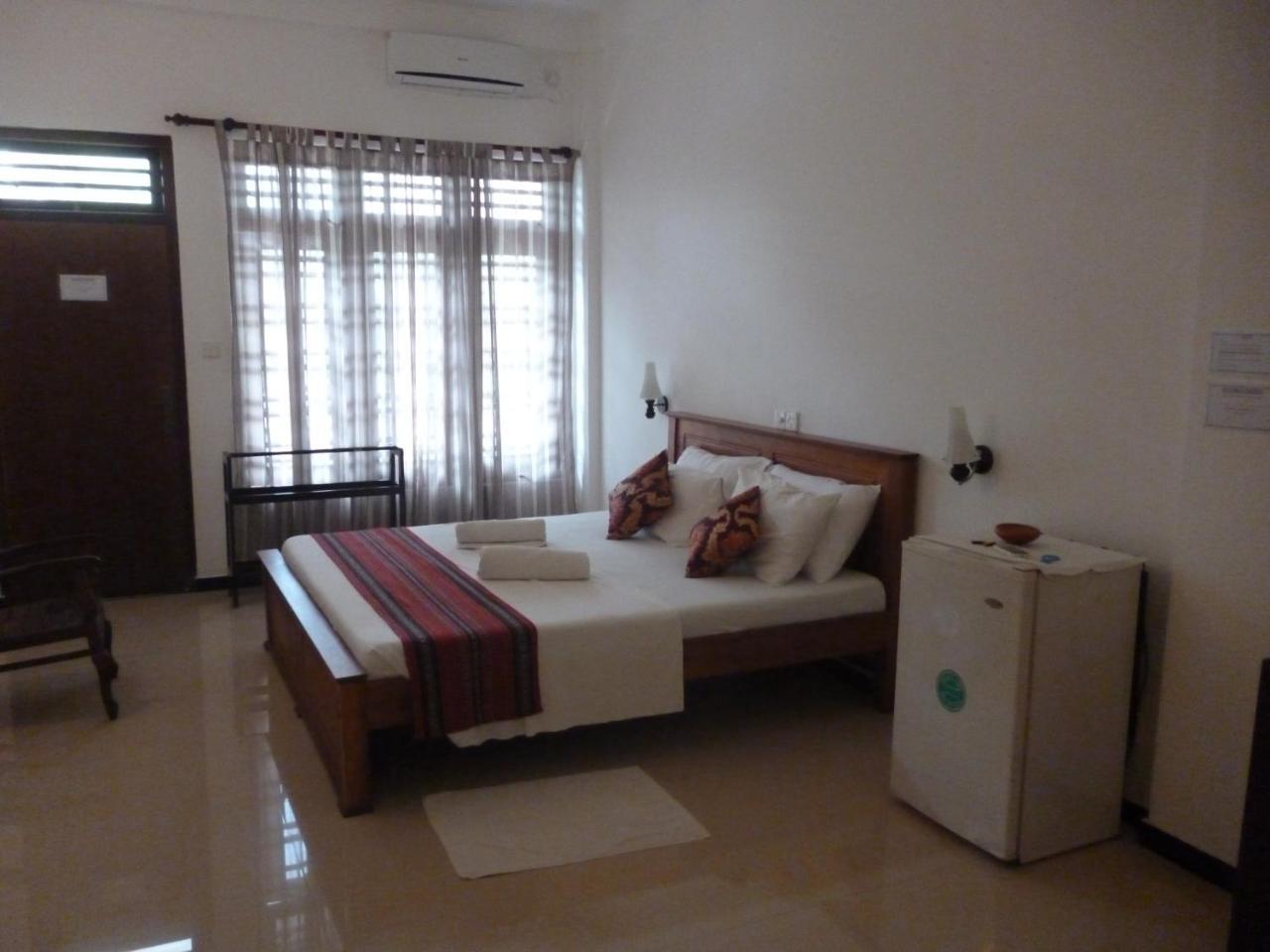 Hotel Ocean View Cottage Хикадува Екстериор снимка